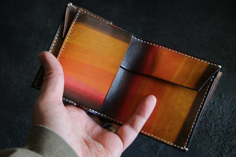 斬新設計ハーフウォレット